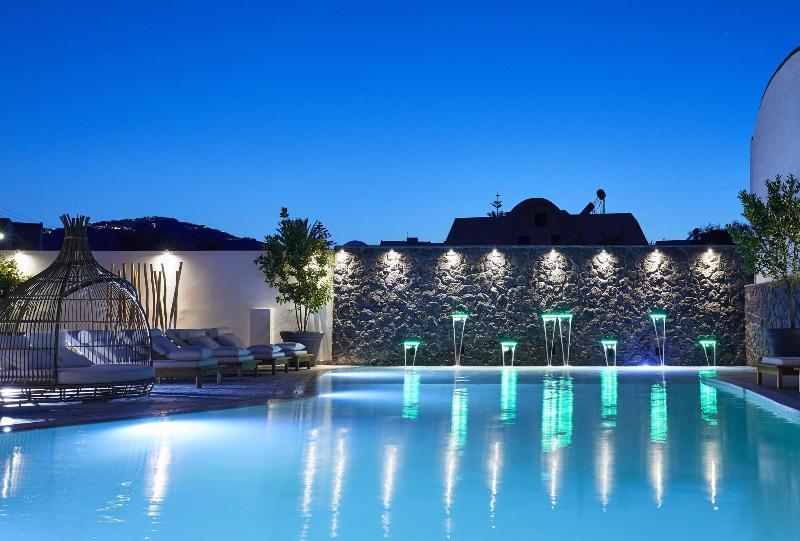 Amara Suites Santorini Kamári 외부 사진